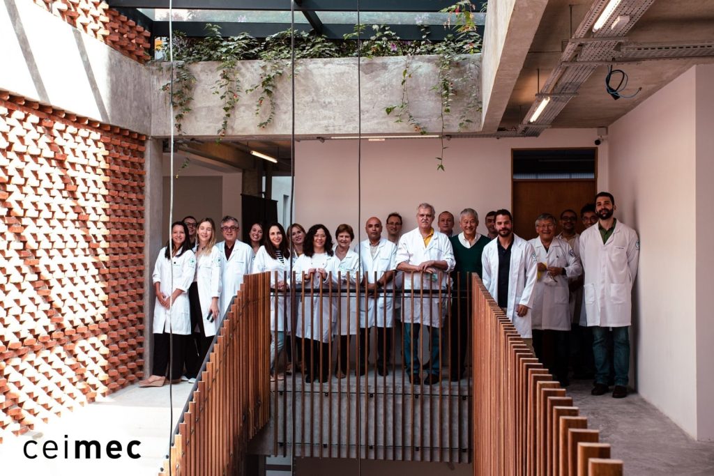 Equipe e alunos do CEIMEC em atividade de formação