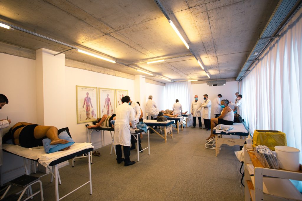 Sala de pratica do CEIMEC preparada para aula