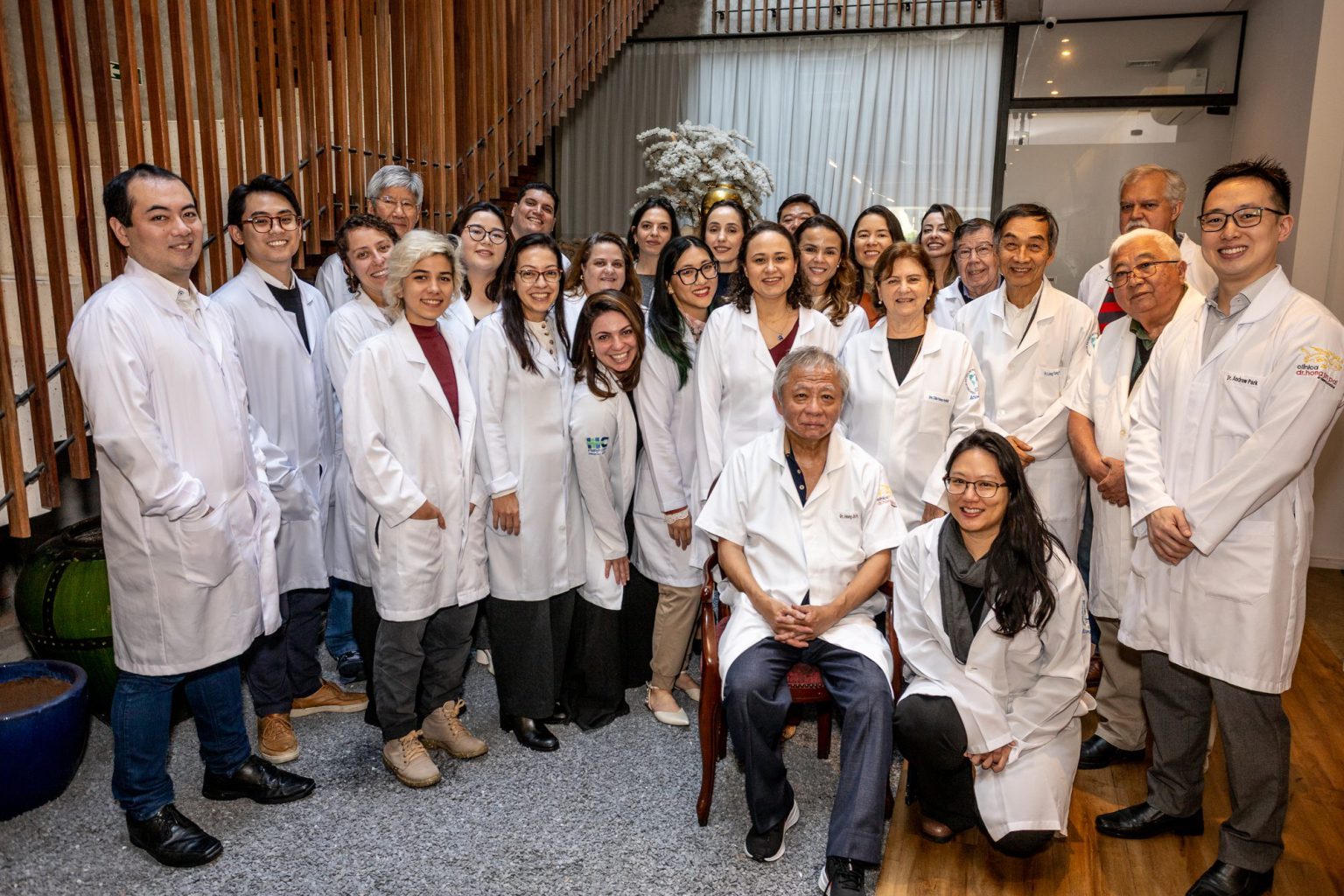 Turma de formandos e corpo docente do CEIMEC na formatura de 2026